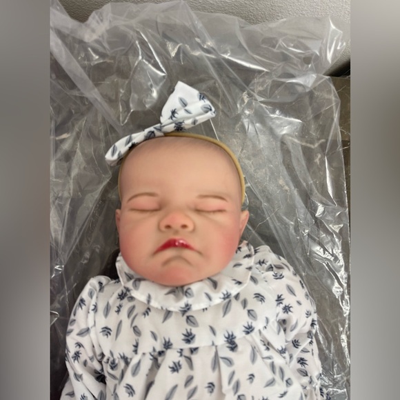 New! Unused!  18” Realistic Newborn Lifelike Reborn Baby Doll, Sleeping Baby wit - Picture 7 of 12